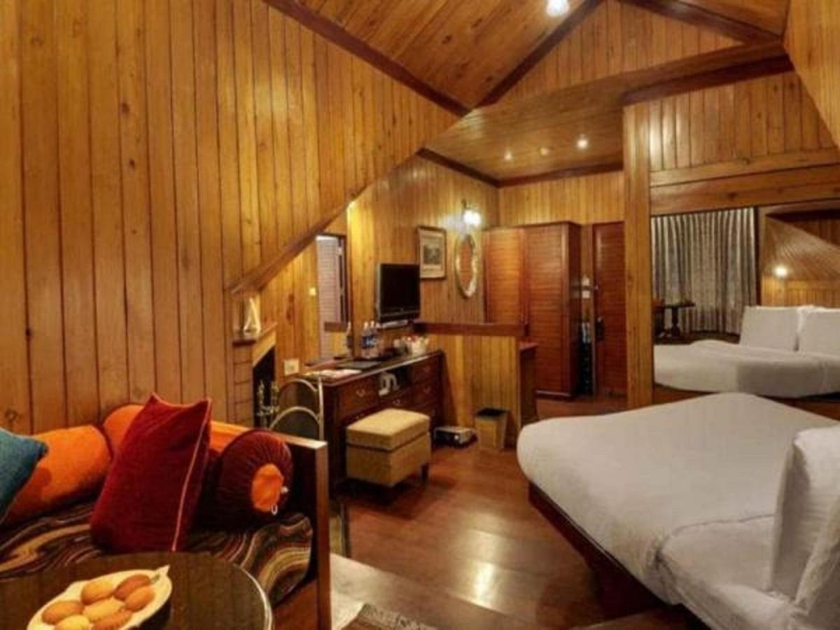 Heritage Attic Room Queen on Foods & Soft Beverages* 